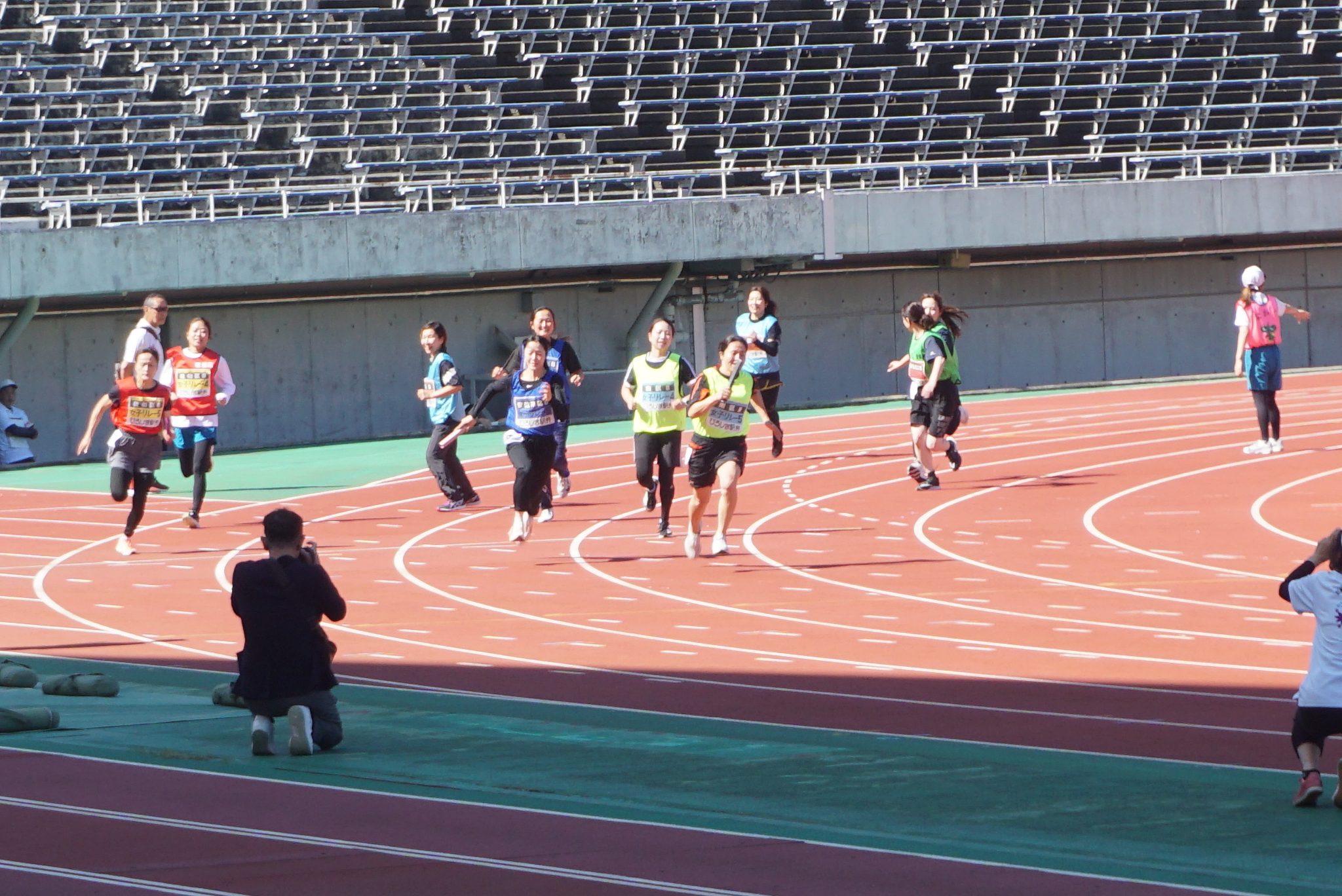 安佐南スポレク女子リレーR8.jpg